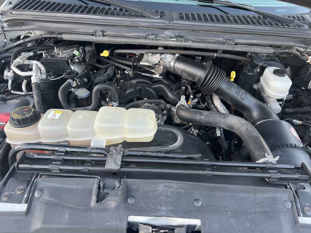 Used 2003 Ford Excursion XLT image 18