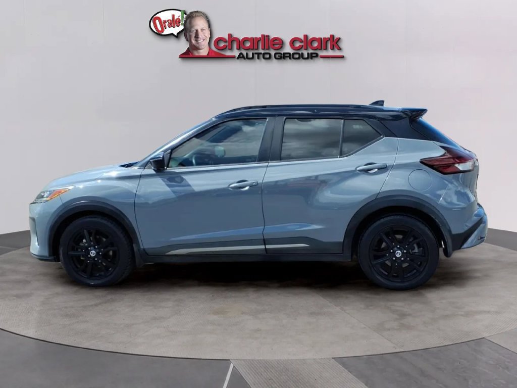 Used 2021 Nissan Kicks SR FWD image 2