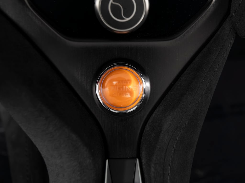 Used 2025 McLaren 750S Spider RWD image 26