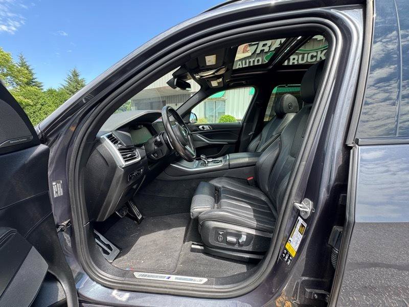 Used 2020 BMW X5 xDrive40i w/ M Sport Package AWD/4WD image 14