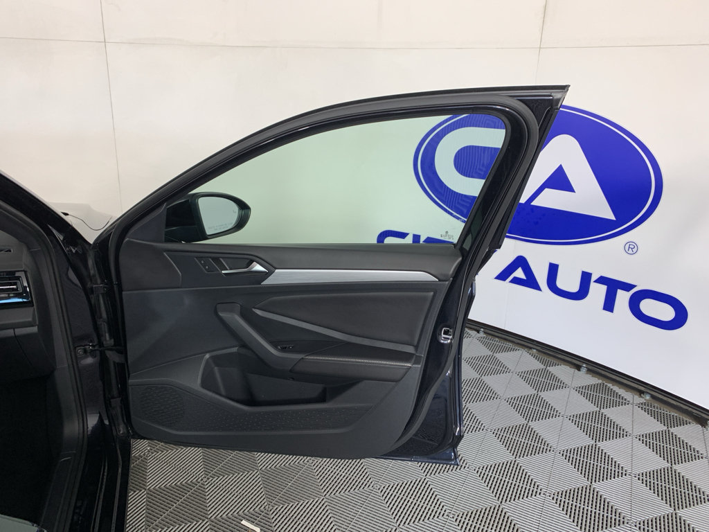 Used 2025 Volkswagen Jetta Sport FWD image 36