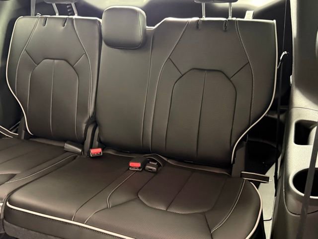 New 2026 Chrysler Pacifica Limited image 27