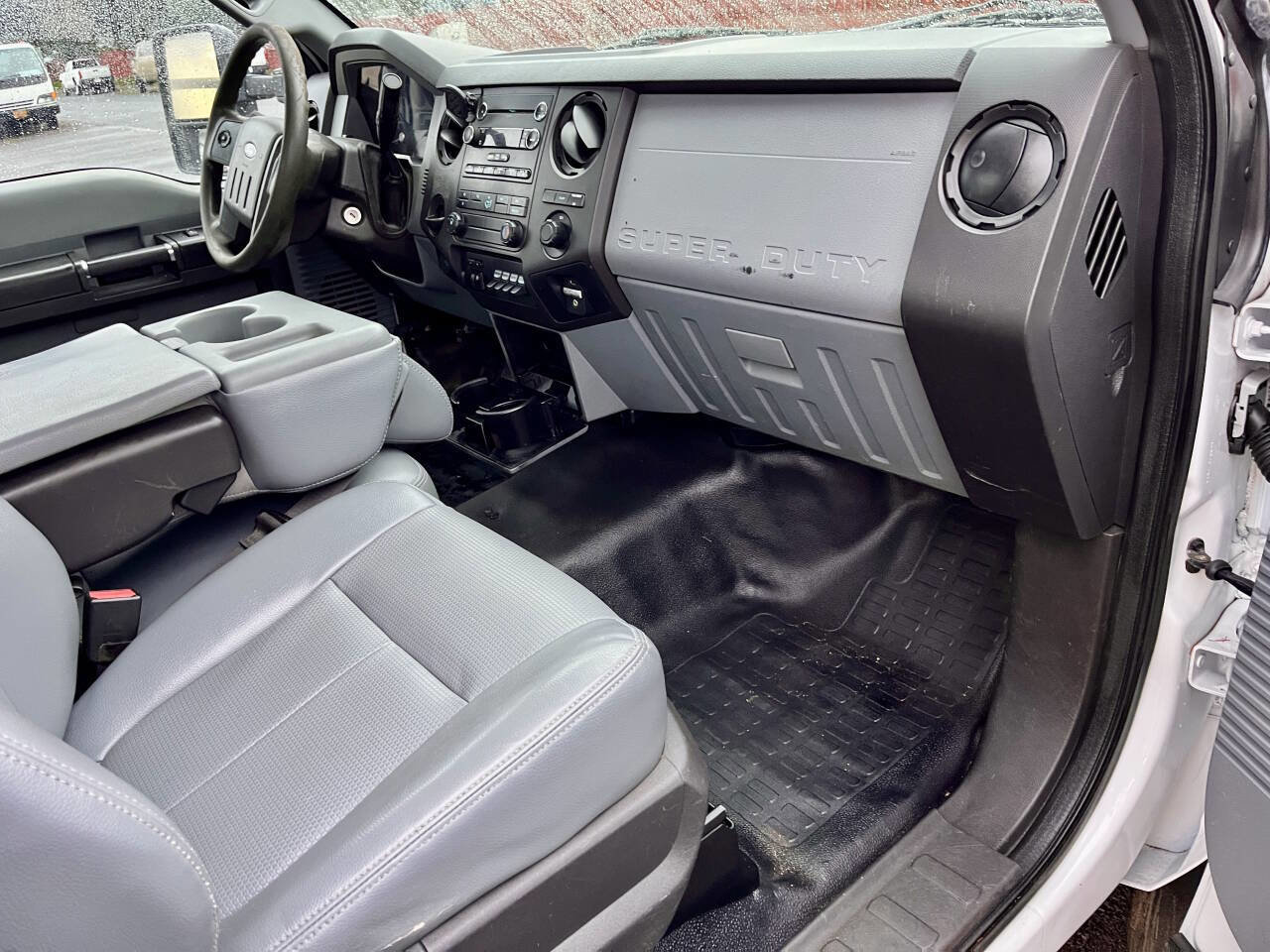 Used 2014 Ford F550 2WD Regular Cab Super Duty image 20