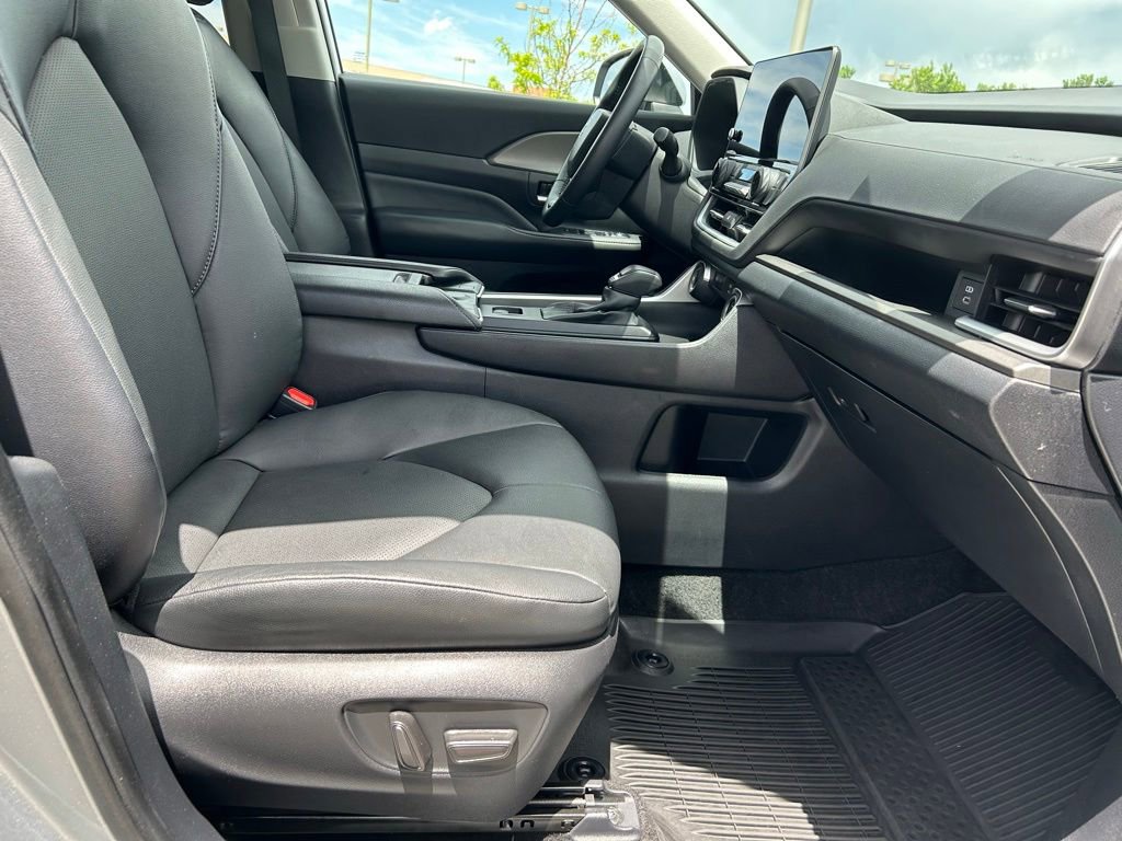Used 2024 Toyota Grand Highlander AWD image 30