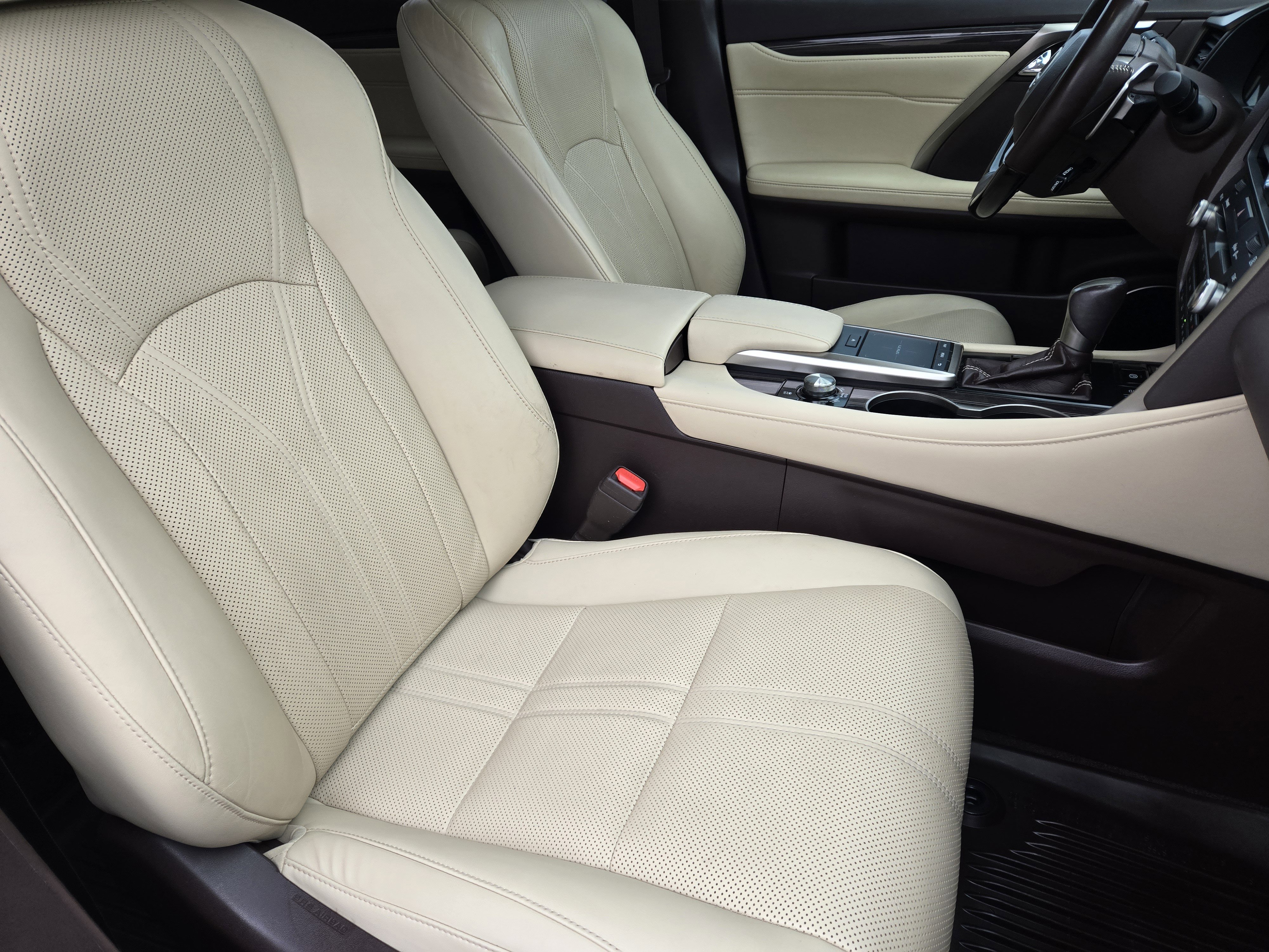 Used 2020 Lexus RX 350L Luxury image 21