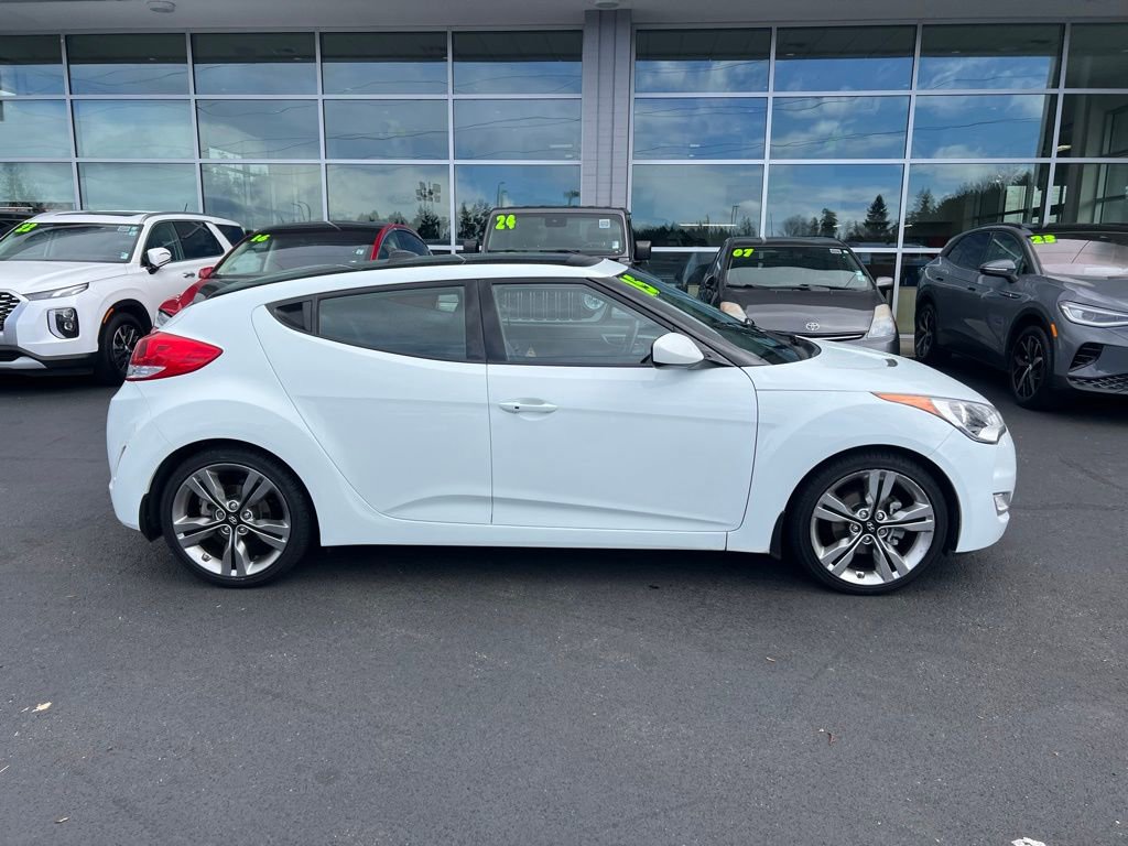 Used 2015 Hyundai Veloster Base w/ Option Group 03 image 6