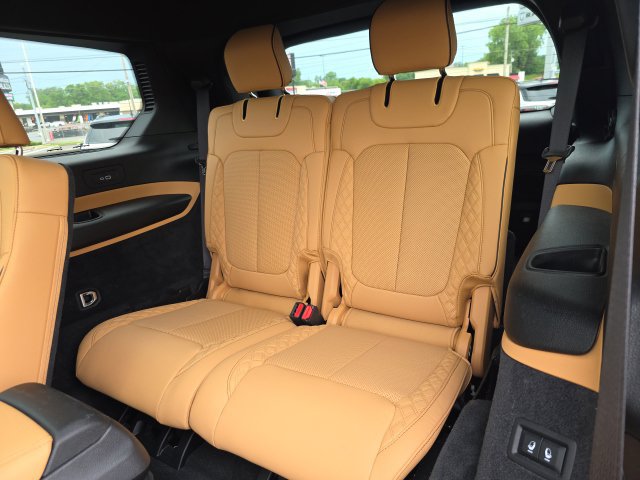 Used 2025 Jeep Grand Cherokee L Summit AWD/4WD image 38