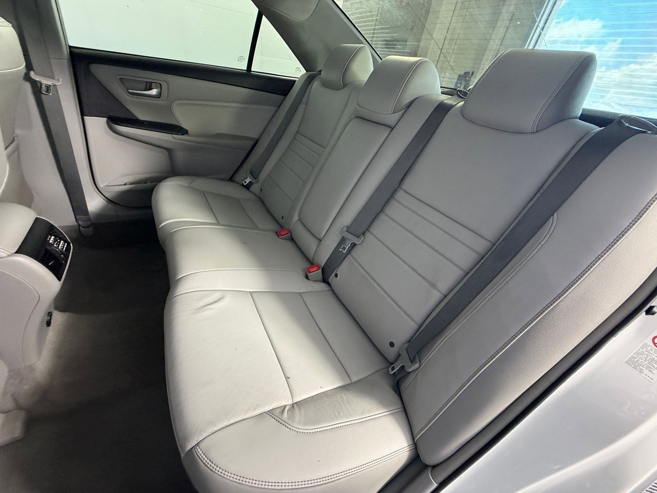 Used 2017 Toyota Camry XLE FWD image 14