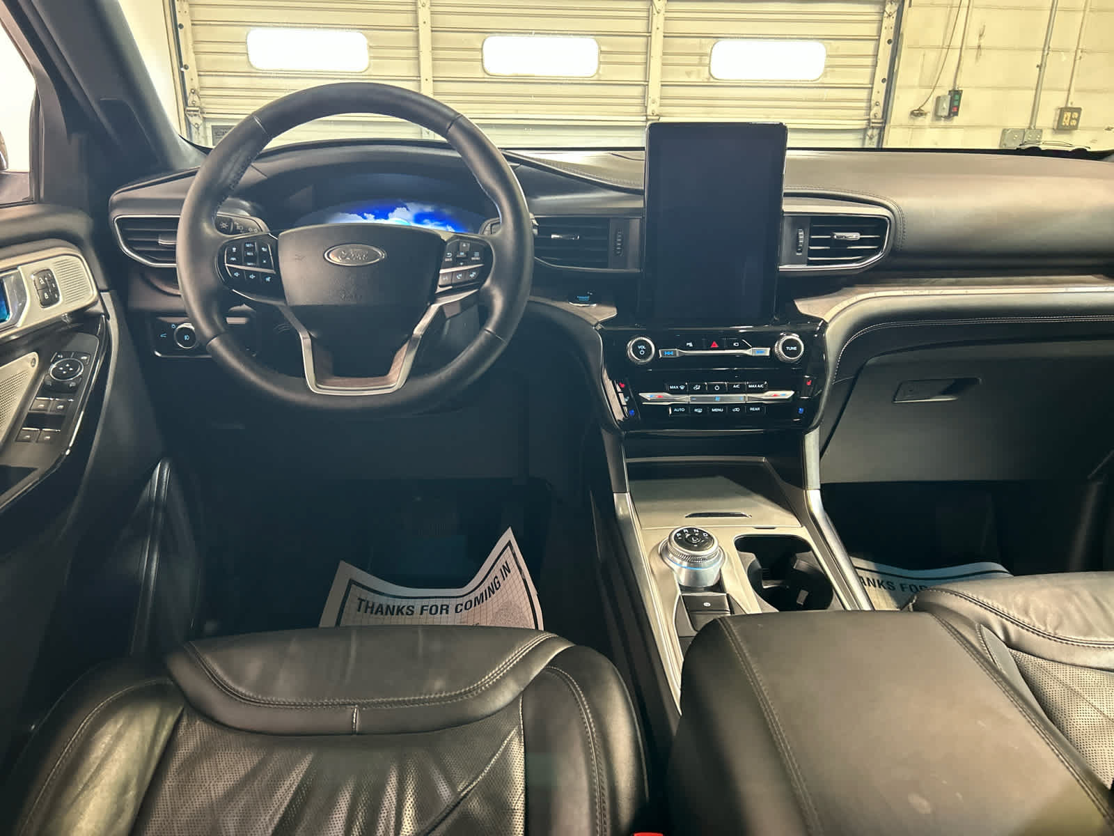 Used 2023 Ford Explorer Platinum w/ Technology Package AWD/4WD image 9
