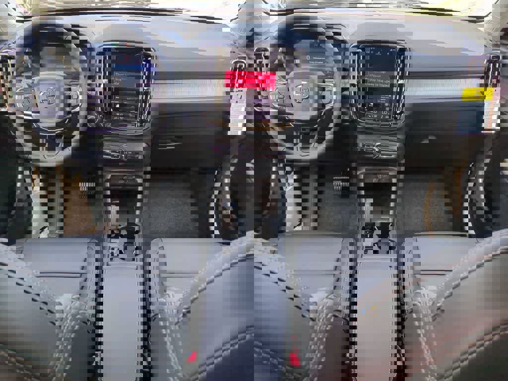 New 2026 Volvo XC40 B5 Core w/ Protection Package Premier image 13