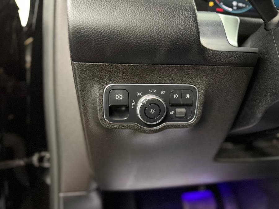 Used 2021 Mercedes-Benz GLB 250 4MATIC image 27