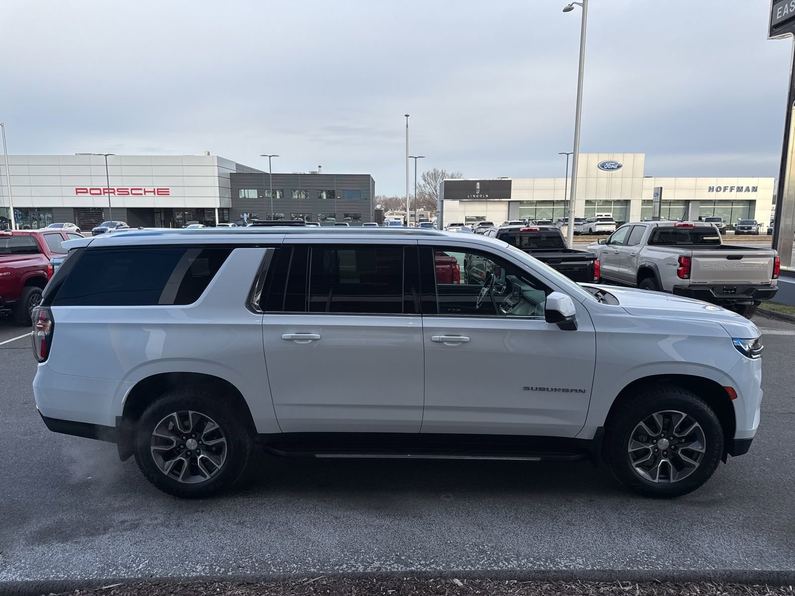 Used 2023 Chevrolet Suburban LS image 5