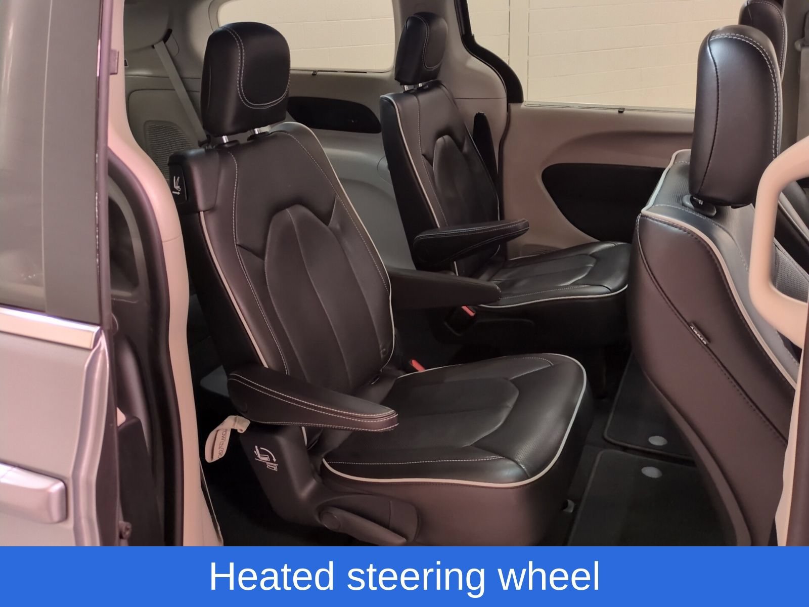 Used 2021 Chrysler Pacifica Limited AWD/4WD image 11