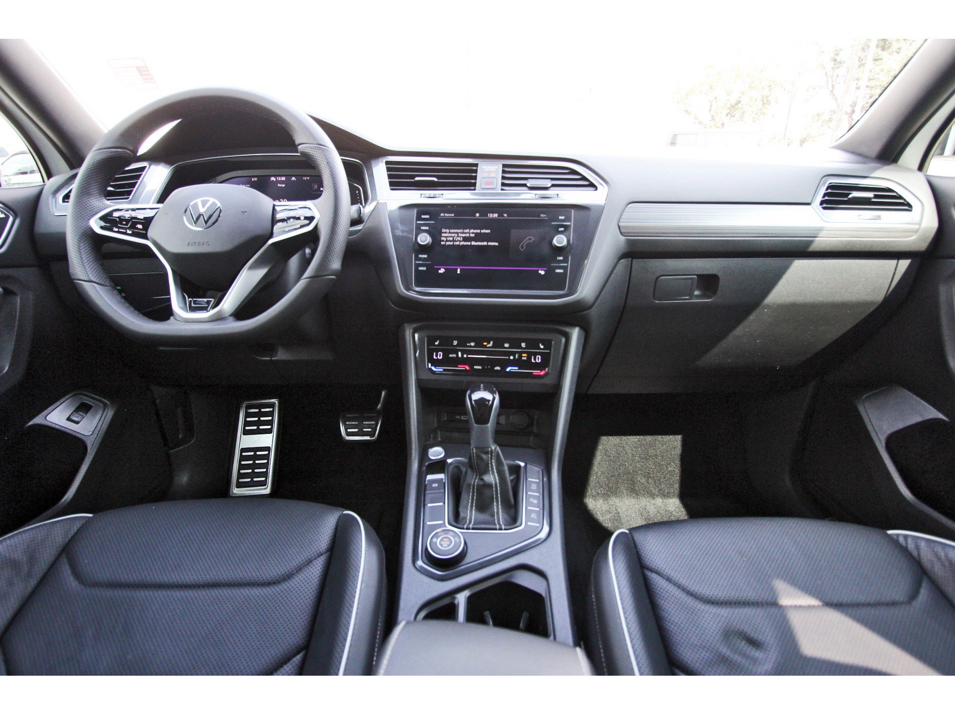 Used 2022 Volkswagen Tiguan SEL R-Line image 11