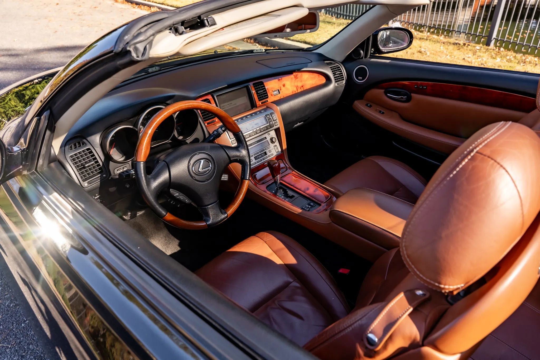 Used 2003 Lexus SC 430 Convertible image 11