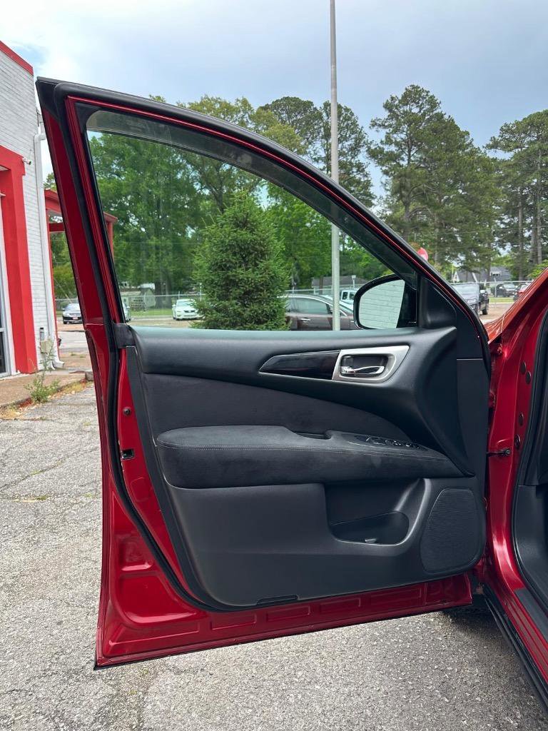 Used 2015 Nissan Pathfinder S FWD image 14