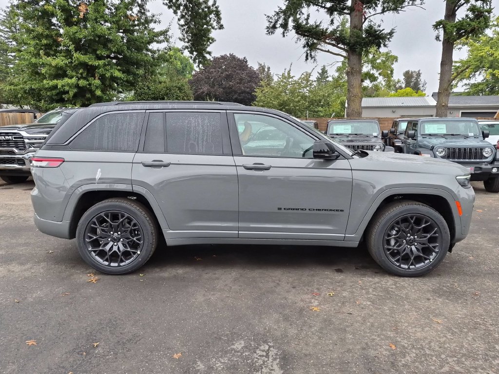 New 2027 Jeep Grand Cherokee Summit AWD/4WD image 8