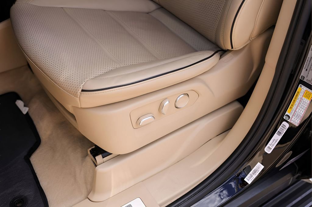 Certified 2023 Cadillac Escalade Premium Luxury w/ Performance Package image 8