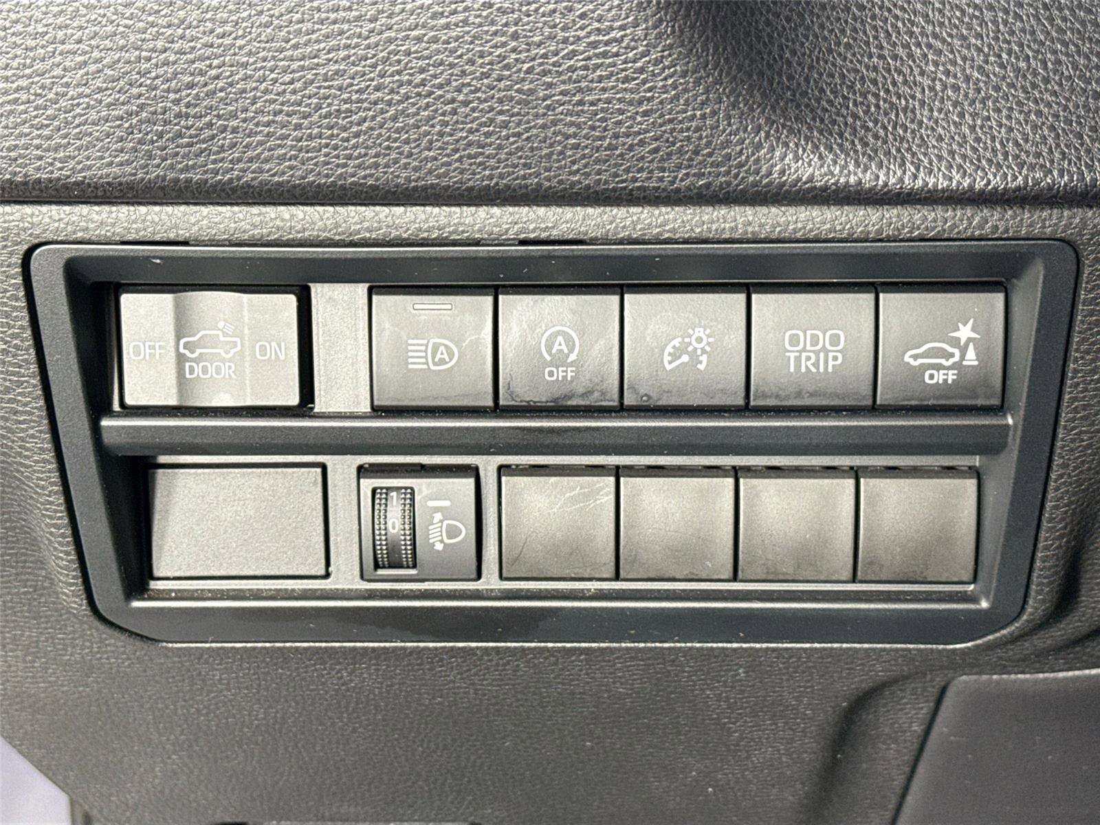 Used 2022 Toyota Tundra SR5 w/ SR5 Convenience Package image 14