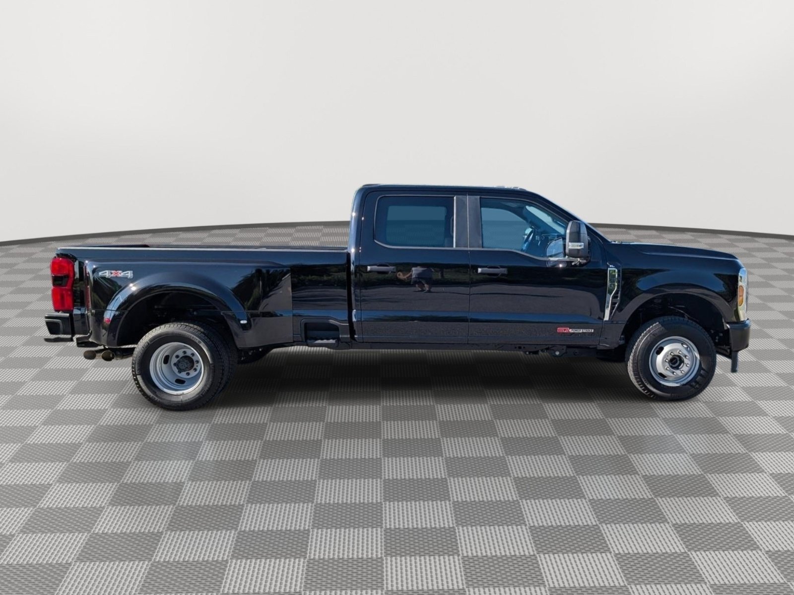 Used 2025 Ford F350 XL w/ 360-Degree Camera Package AWD/4WD image 6