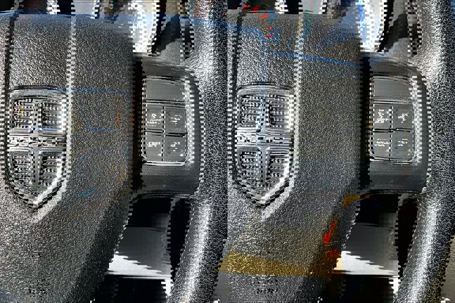 Used 2018 Dodge Grand Caravan SE w/ UConnect Hands-Free Group image 19