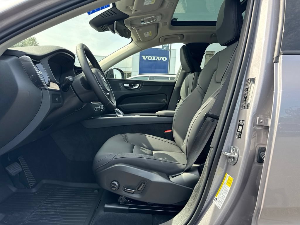 New 2026 Volvo XC60 B5 Plus w/ Climate Package AWD/4WD image 4