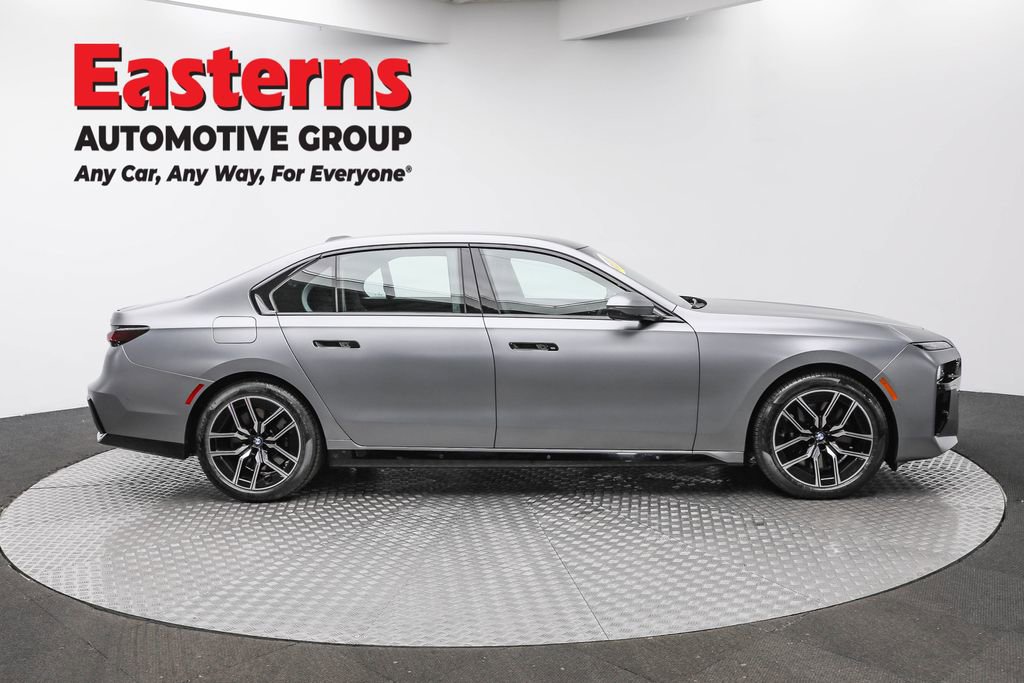 Used 2023 BMW 740i w/ Executive Package RWD image 4
