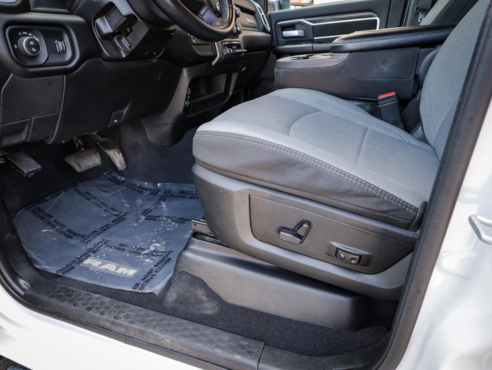 Used 2024 RAM 3500 Big Horn image 14