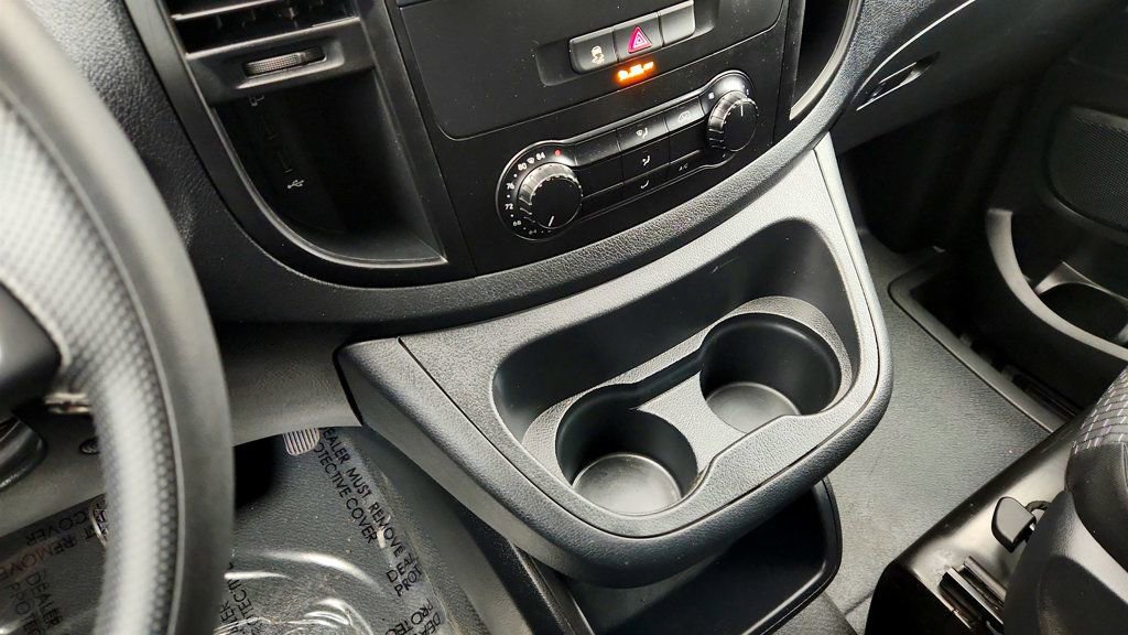 Used 2023 Mercedes-Benz Metris image 16