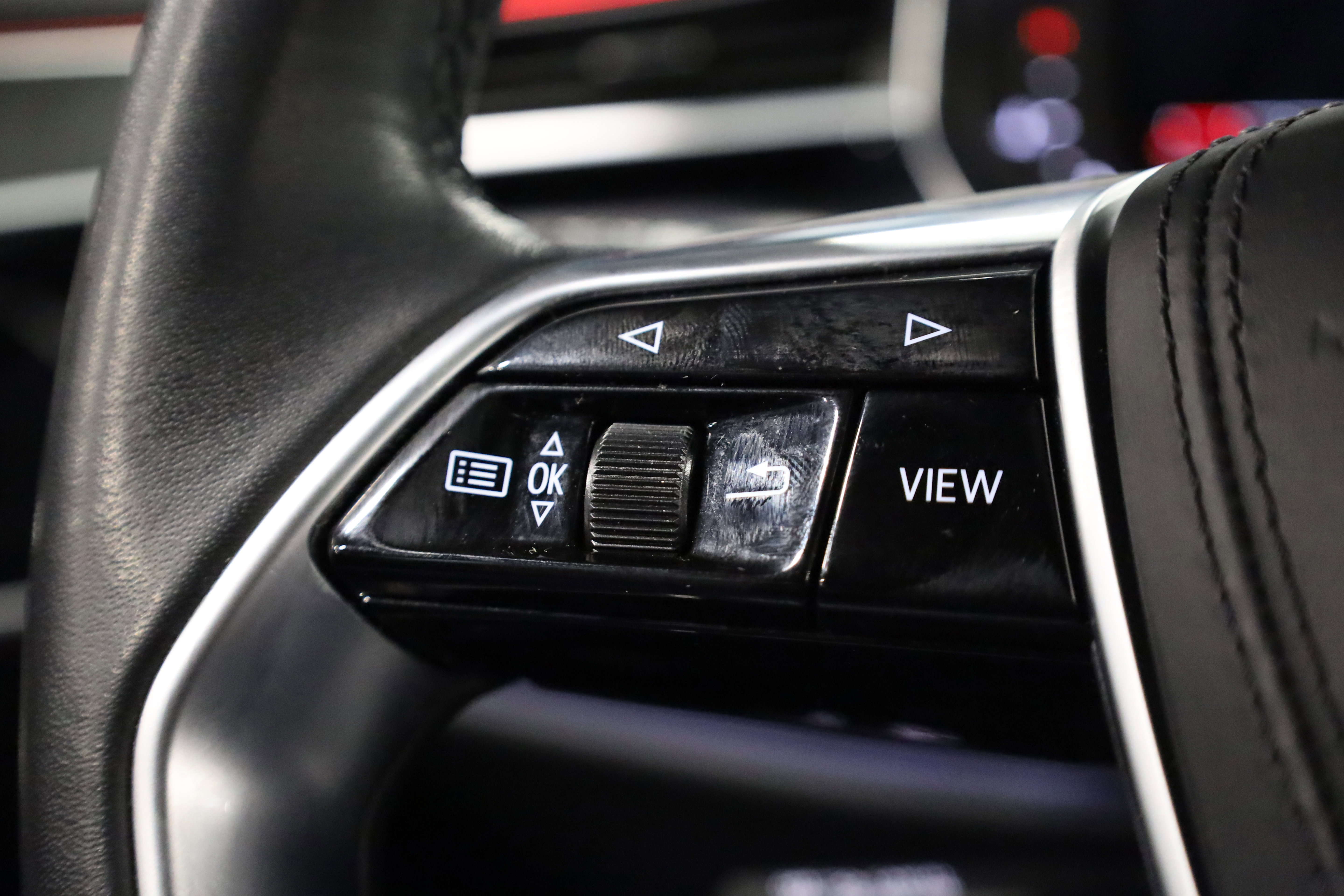 Used 2022 Audi A8 L 3.0T w/ Executive Package image 24