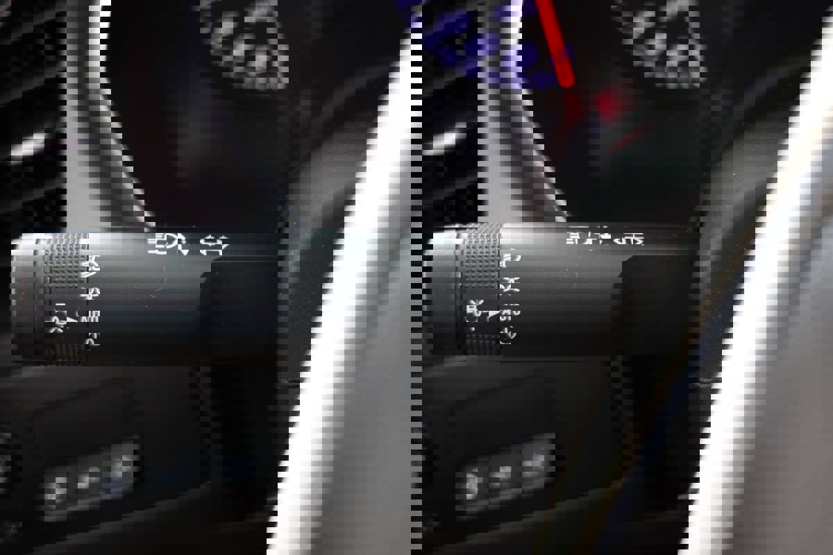 Used 2015 Chevrolet Corvette Stingray Coupe w/ 2LT Preferred Equipment Group image 23