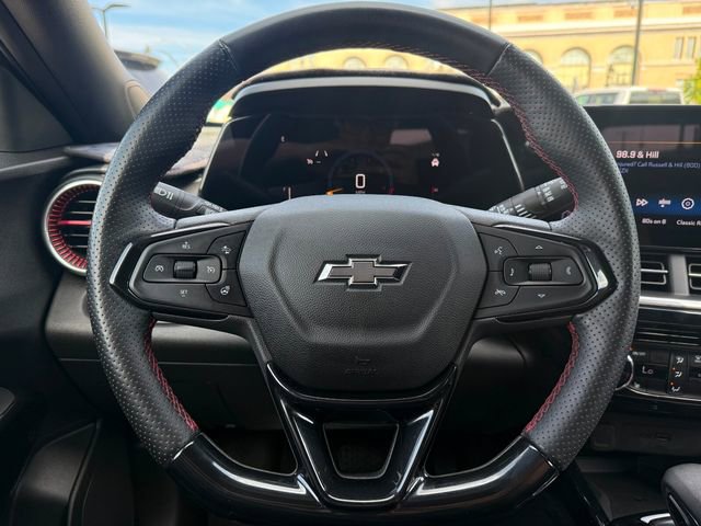 Used 2024 Chevrolet Trax RS w/ Sunroof Package FWD image 15