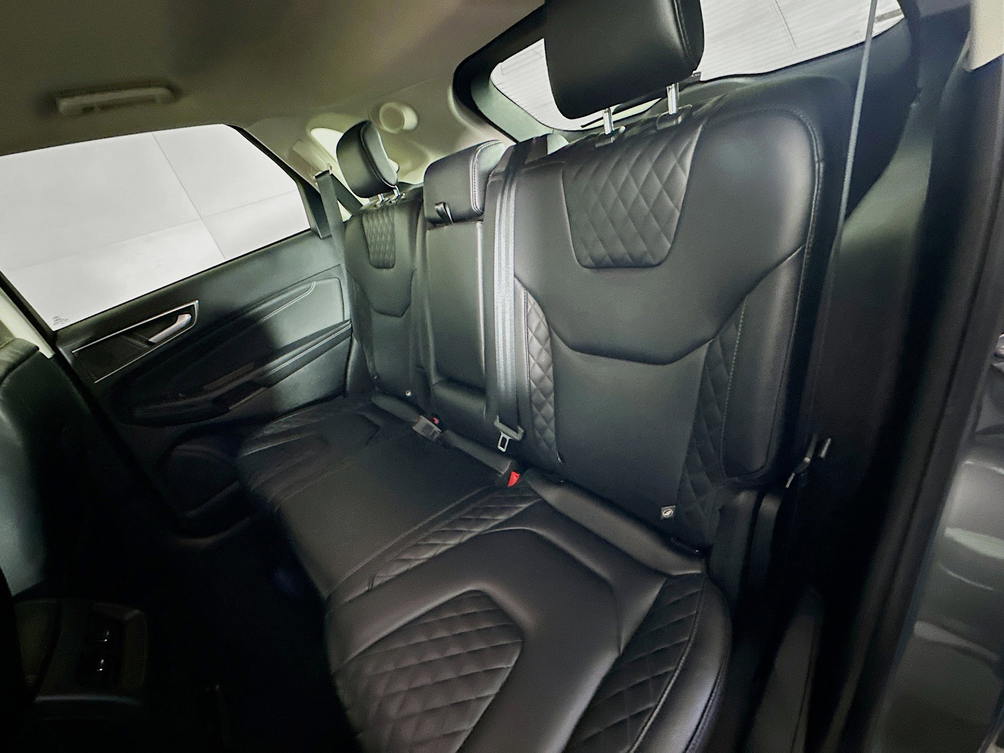 Used 2024 Ford Edge Titanium image 25