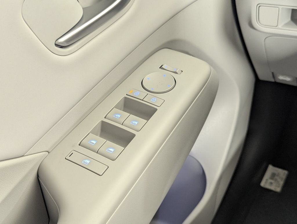 New 2026 Hyundai Kona SEL Premium FWD image 15