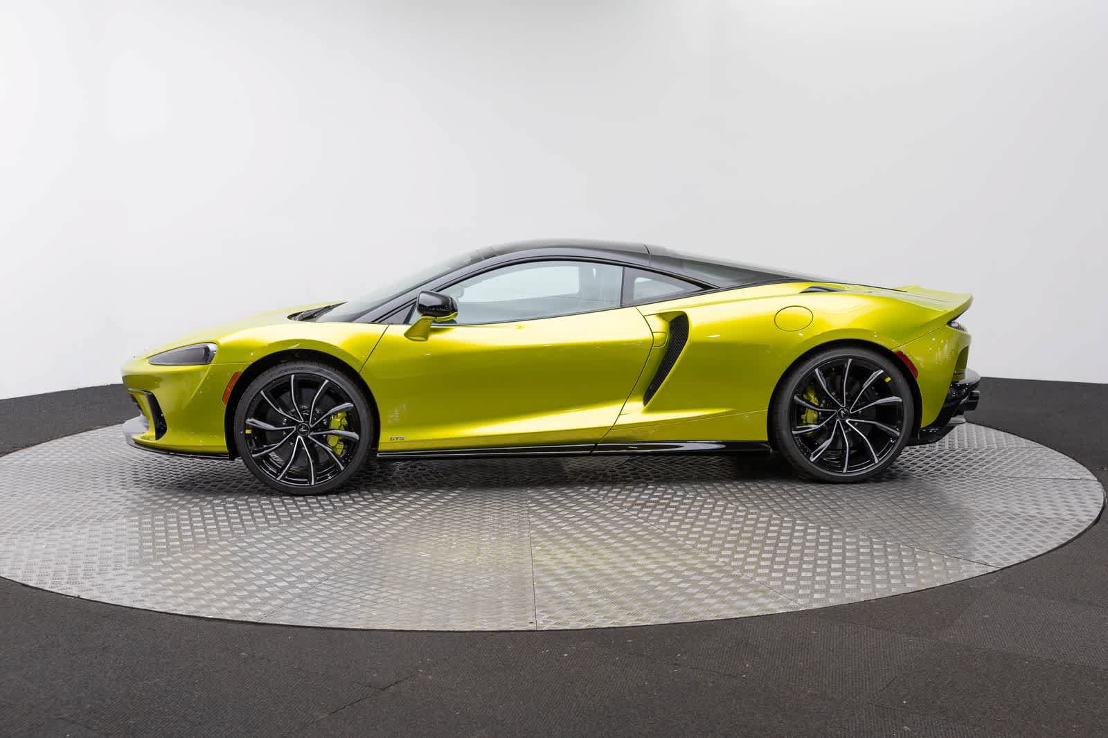 New 2027 McLaren GTS RWD image 3