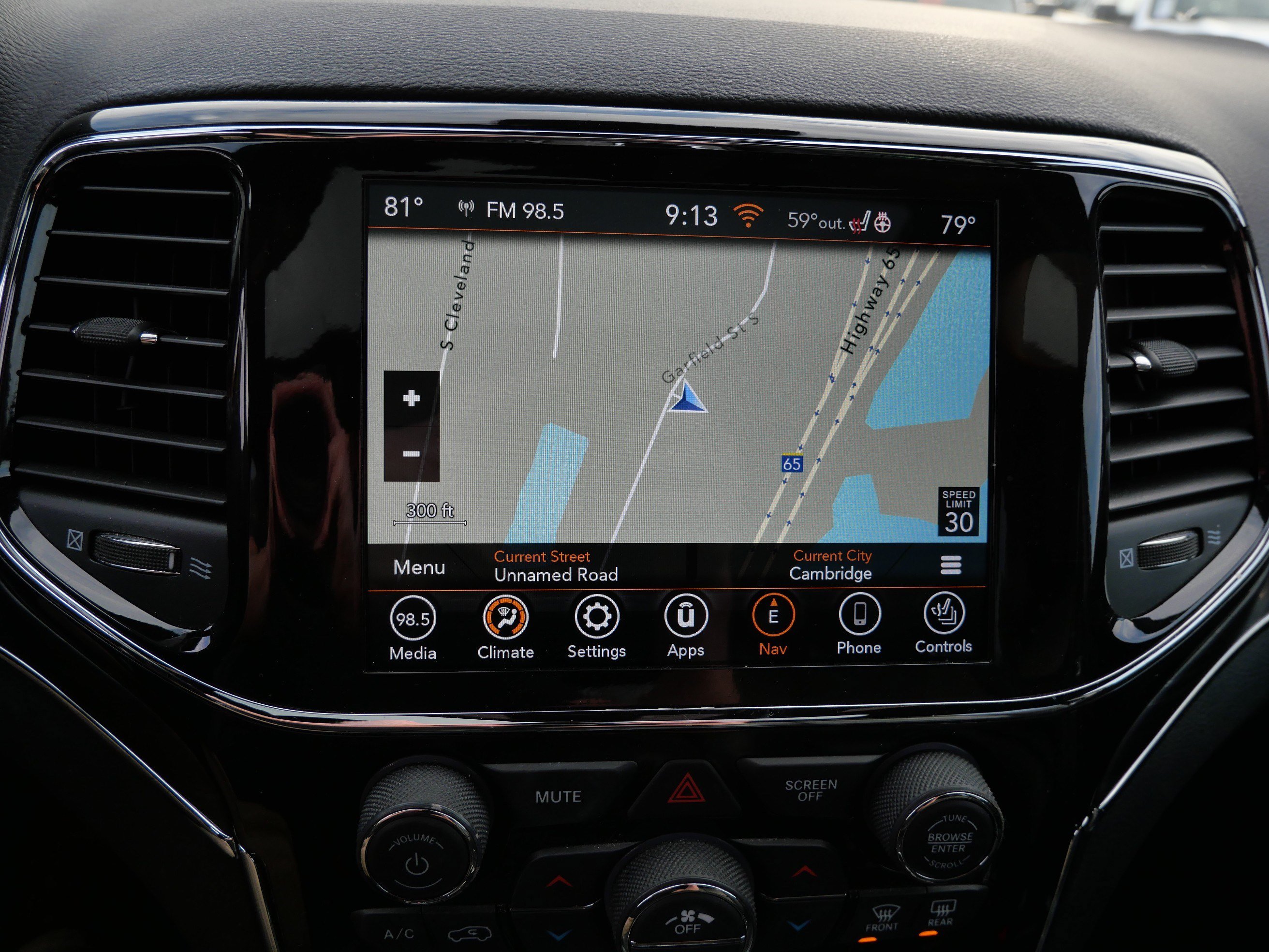 Certified 2021 Jeep Grand Cherokee Limited w/ Quick Order Package 28K 80th AWD/4WD image 31