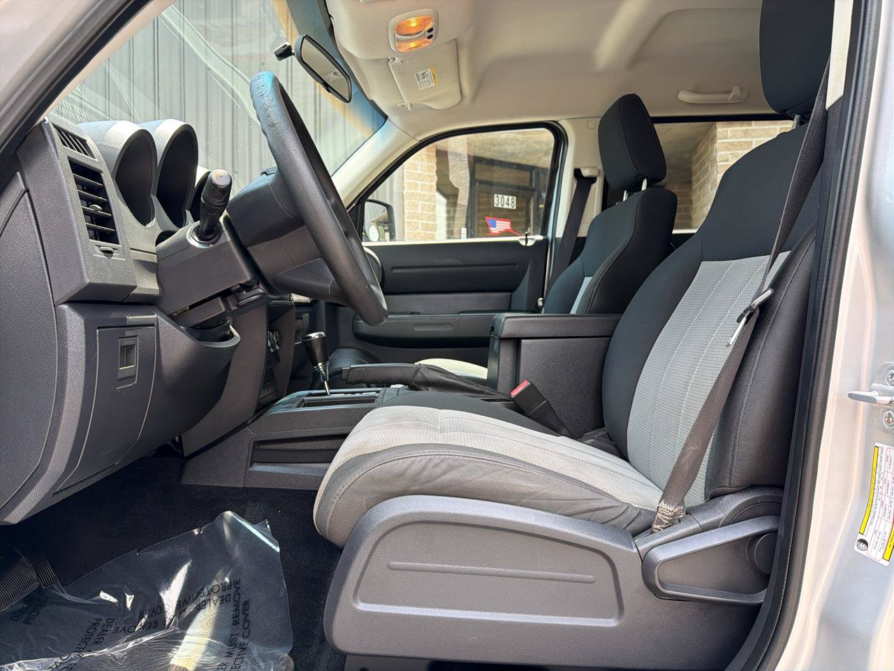 Used 2008 Dodge Nitro SXT RWD image 9