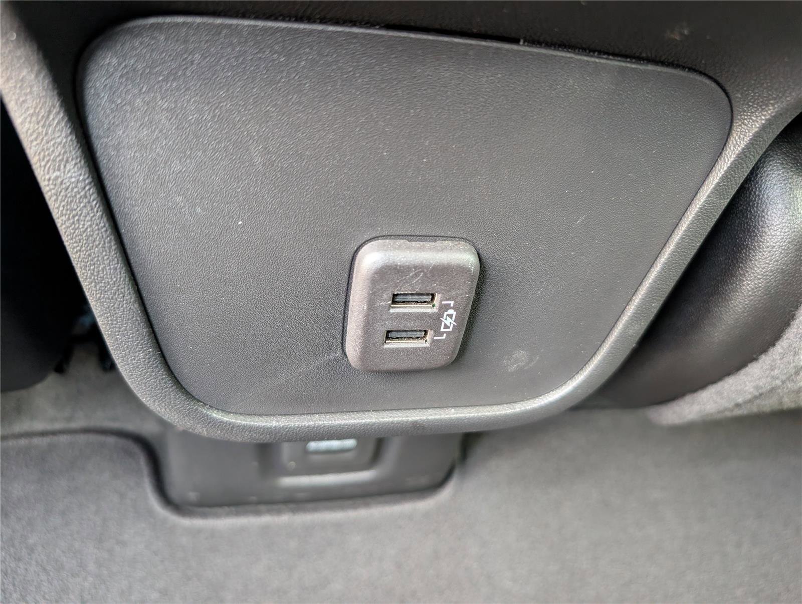 Used 2023 Chevrolet Equinox RS AWD/4WD image 16