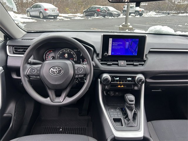 Used 2024 Toyota RAV4 LE image 9