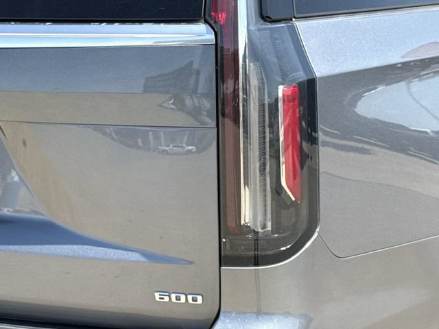 Certified 2022 Cadillac Escalade Premium Luxury Platinum w/ Heavy-Duty Trailer Package AWD/4WD image 8