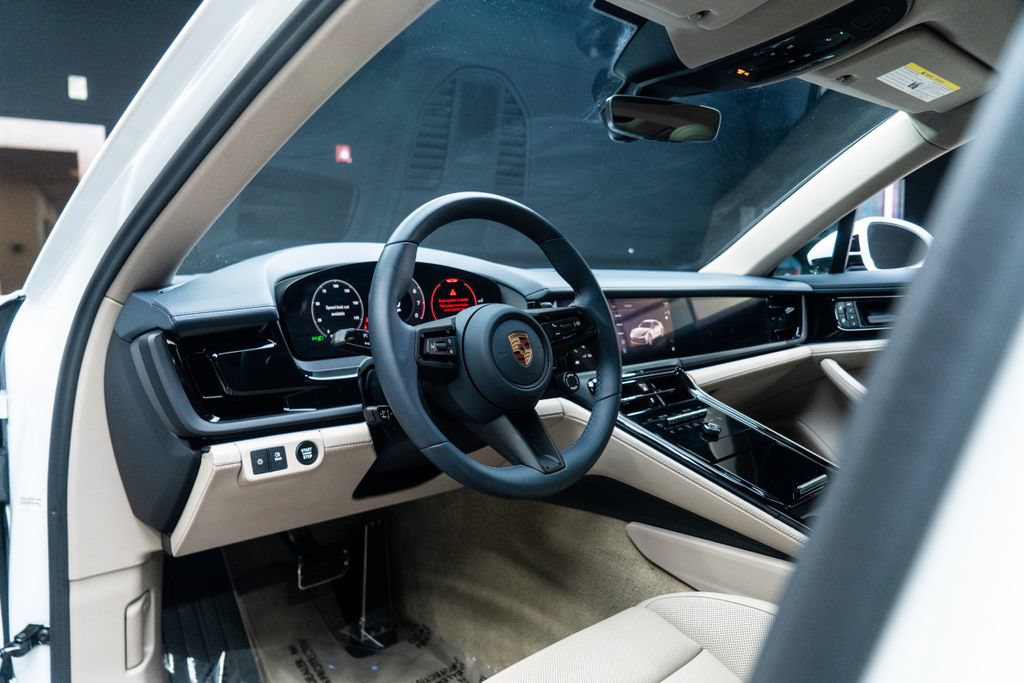 Used 2025 Porsche Panamera w/ Premium Package RWD image 27