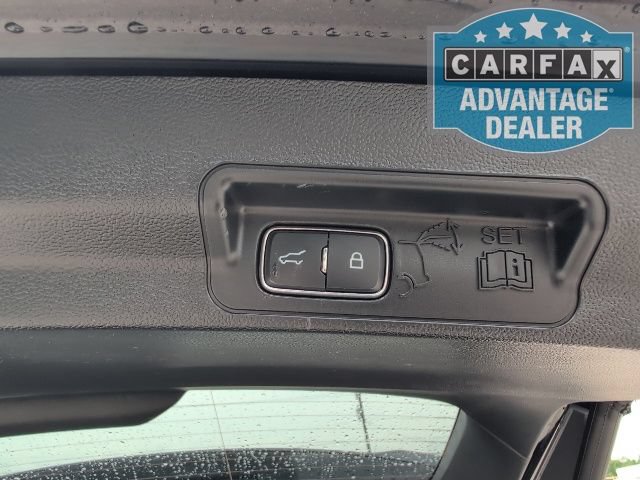 Used 2023 Ford Explorer XLT AWD/4WD image 11