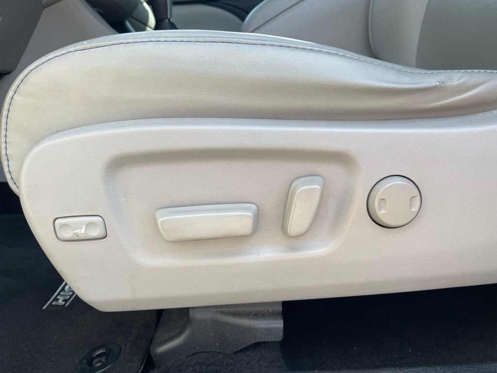 Used 2017 Toyota Highlander XLE FWD image 22