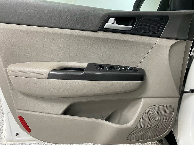 Used 2017 Kia Sportage LX w/ LX Popular Package image 9