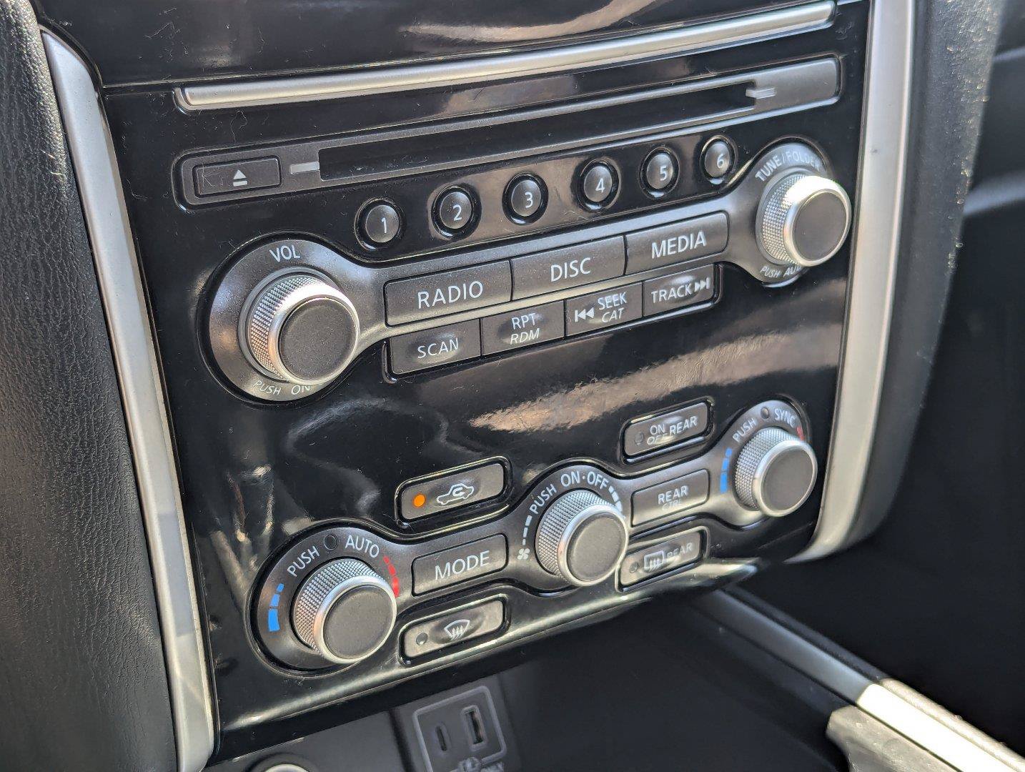 Used 2019 Nissan Pathfinder SV FWD image 20
