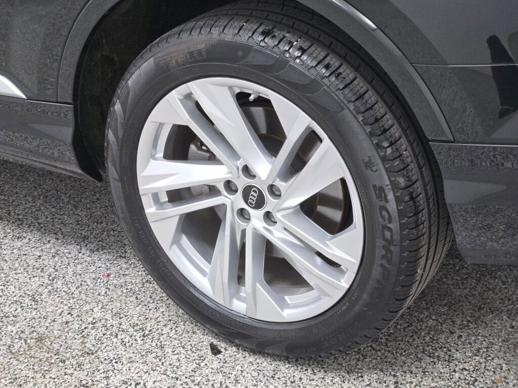 Used 2024 Audi Q7 3.0T Premium Plus image 17
