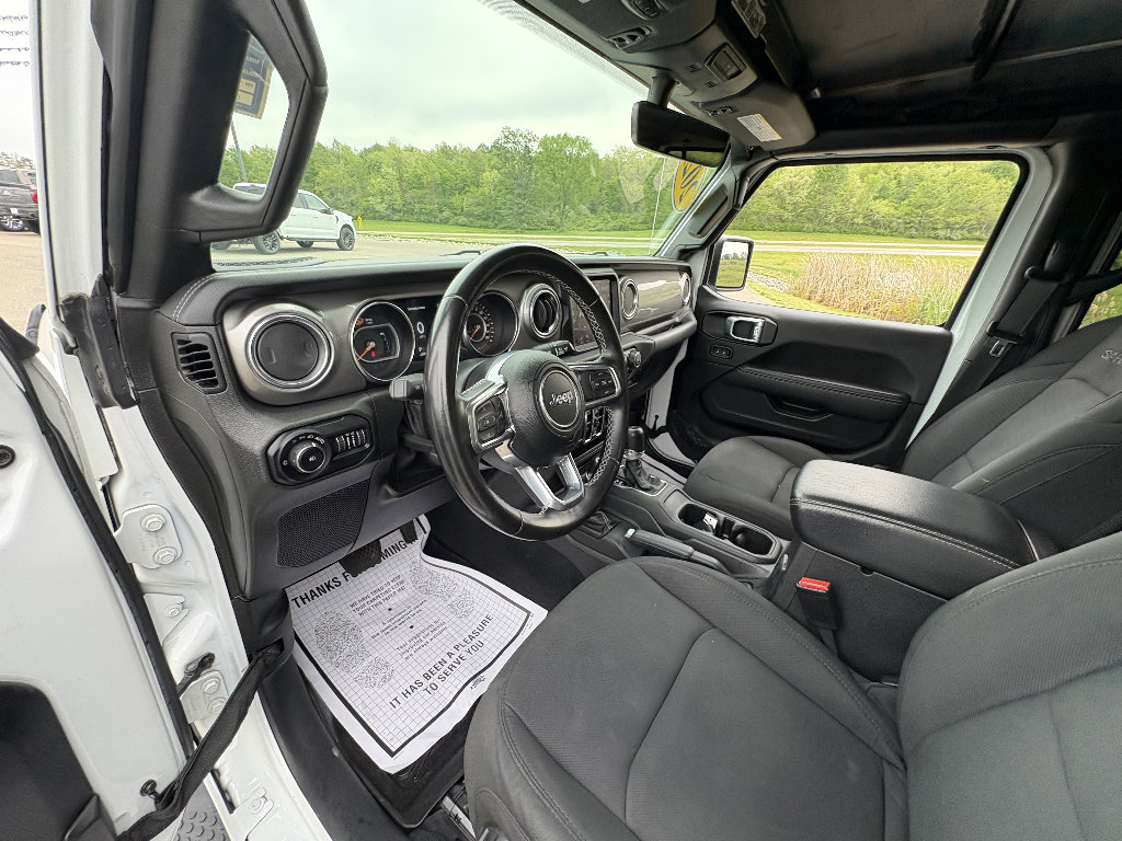 Used 2021 Jeep Wrangler Unlimited Sahara AWD/4WD image 30