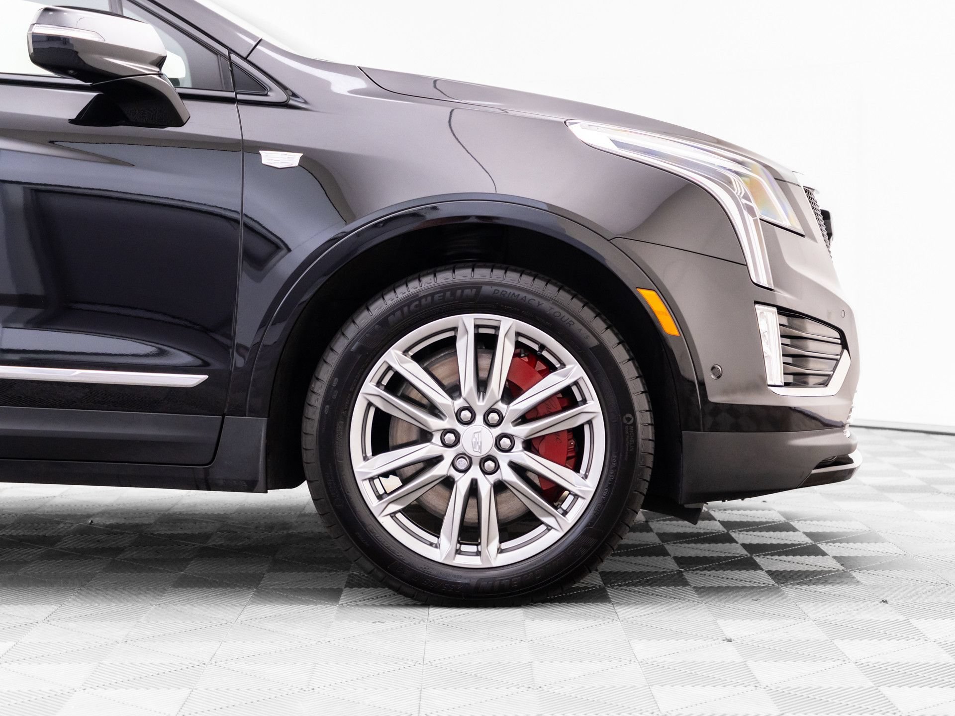 Certified 2026 Cadillac XT5 Sportv w/ LPO, Floor Liner Package AWD/4WD image 35