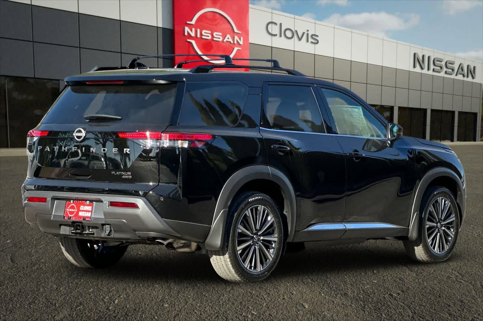 New 2026 Nissan Pathfinder Platinum image 3