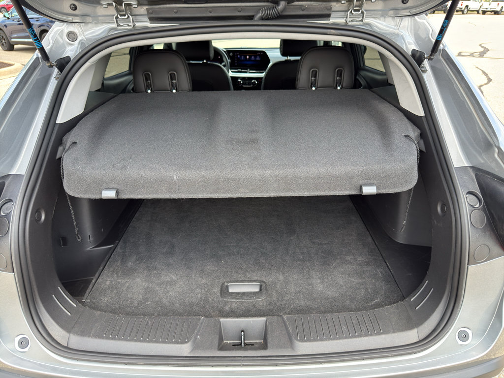 Used 2025 Chevrolet Trax LT FWD image 32